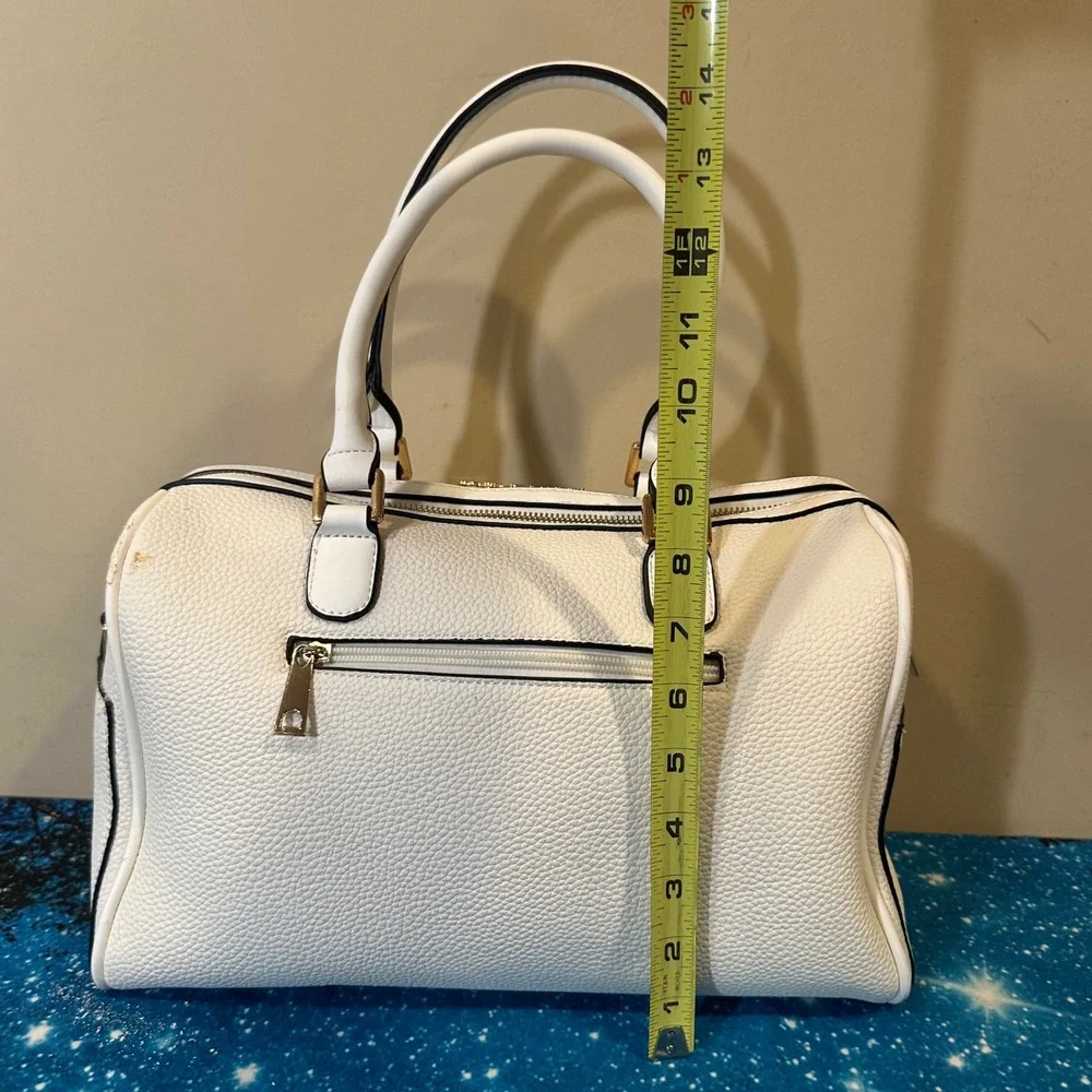 Michael Kors White bedord legacy purse with strap